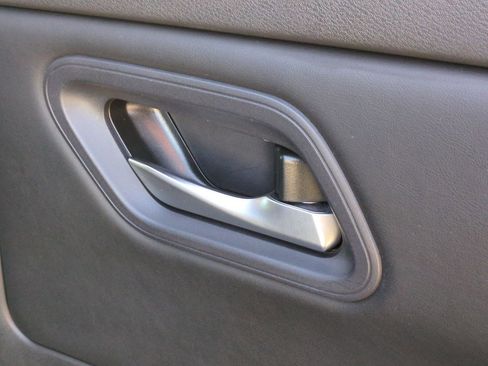 Certified 2024 Nissan Rogue SV image 33