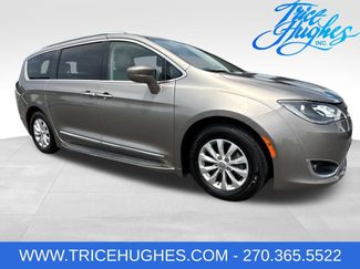 Used 2018 Chrysler Pacifica Touring-L Plus FWD video 1