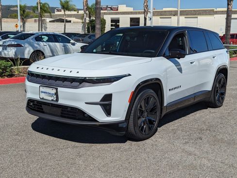 Used 2024 Jeep Wagoneer Launch Edition image 5