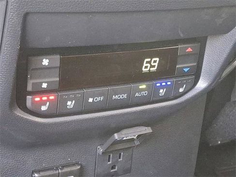 Certified 2024 Toyota Sequoia Platinum image 12