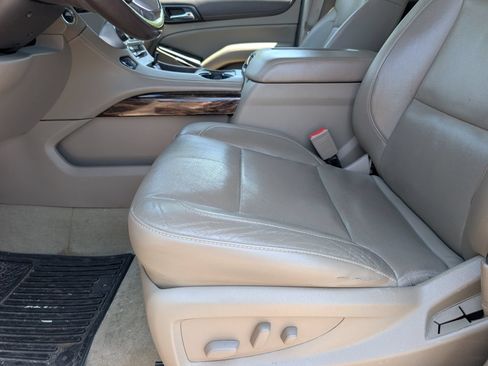 Used 2016 GMC Yukon XL SLT RWD image 7