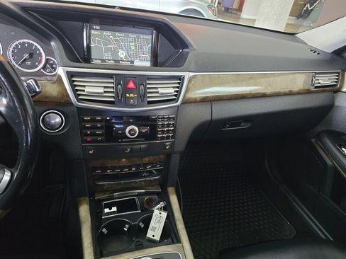 Used 2011 Mercedes-Benz E 350 4MATIC Wagon image 21