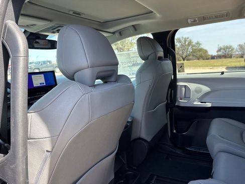 New 2026 Toyota Sienna XLE image 24