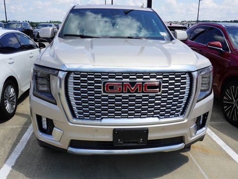Used 2022 GMC Yukon Denali AWD/4WD image 2