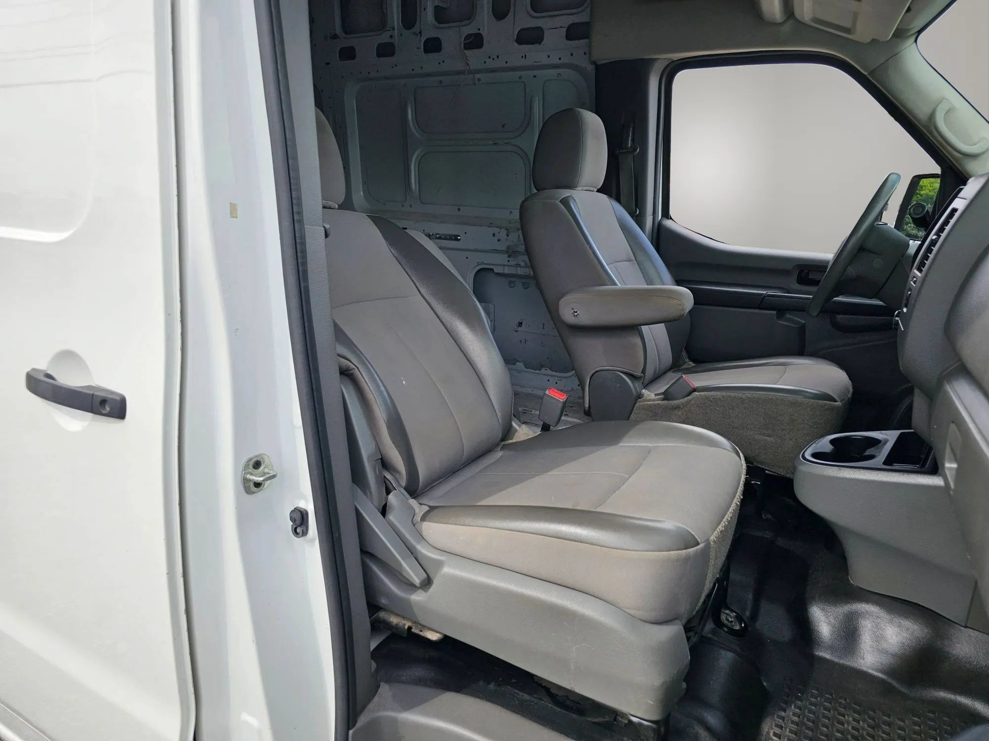Used 2021 Nissan NV 2500 S RWD image 4