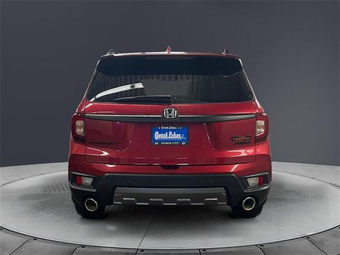 Used 2022 Honda Passport TrailSport image 4