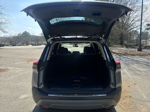 Used 2023 Nissan Rogue SV image 26