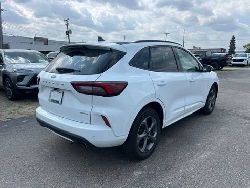 Used 2023 Ford Escape ST-Line Select w/ Tech Pack #2 AWD/4WD image 5
