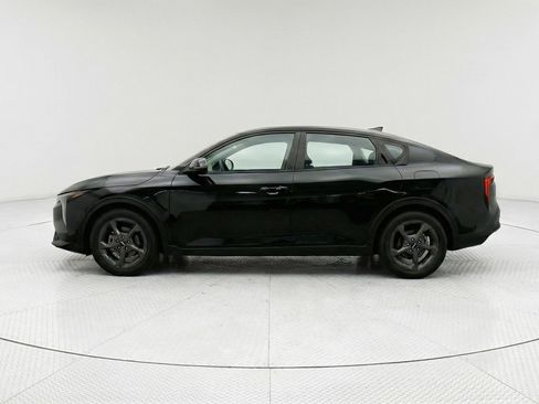 Used 2025 Kia K4 LXS image 11
