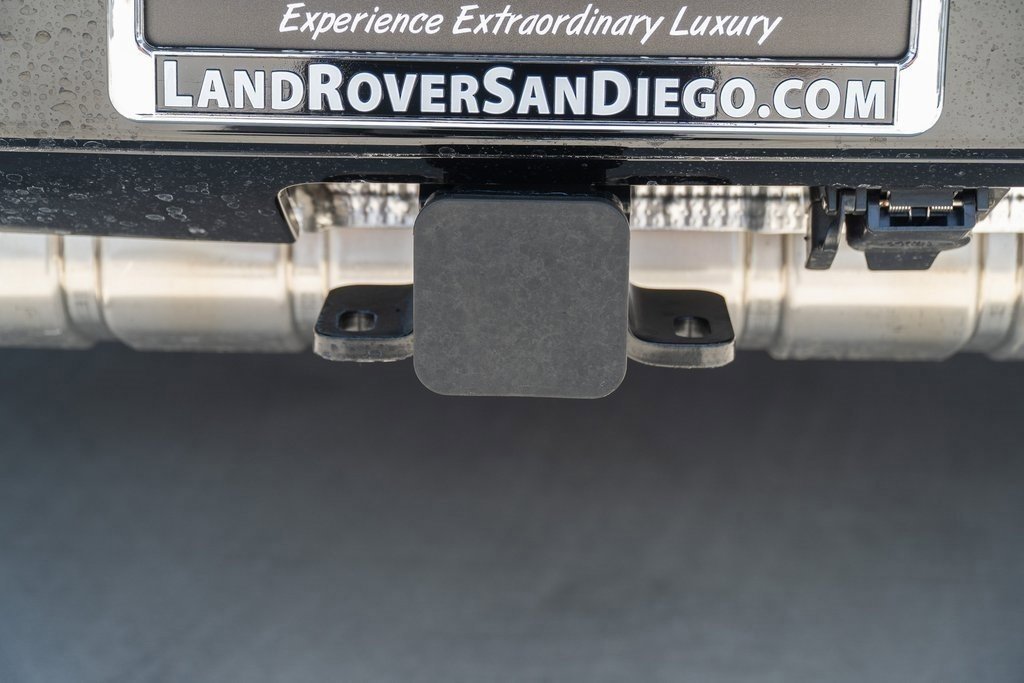Used 2025 Land Rover Defender 130 V8 AWD/4WD image 33