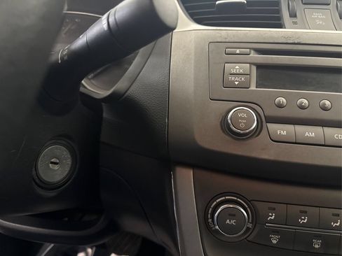 Used 2013 Nissan Sentra SV FWD image 34