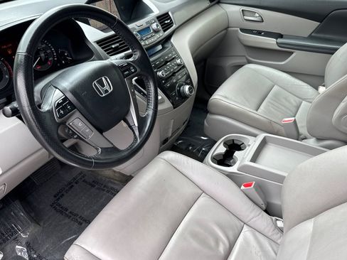 Used 2013 Honda Odyssey Touring Elite image 4