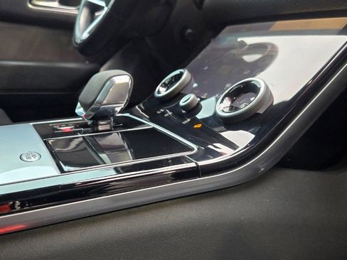 Used 2021 Land Rover Range Rover Velar R-Dynamic S image 27