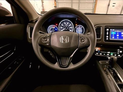 Used 2017 Honda HR-V EX image 6