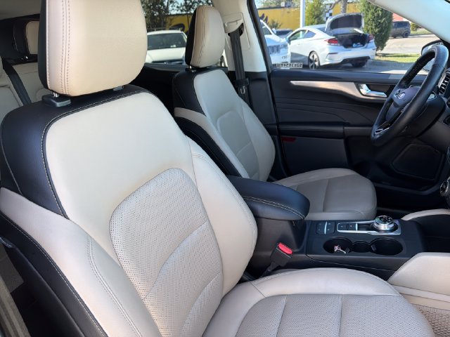 Used 2021 Ford Escape Titanium AWD/4WD image 25
