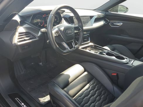 Used 2024 Audi e-tron GT Premium Plus AWD/4WD image 19