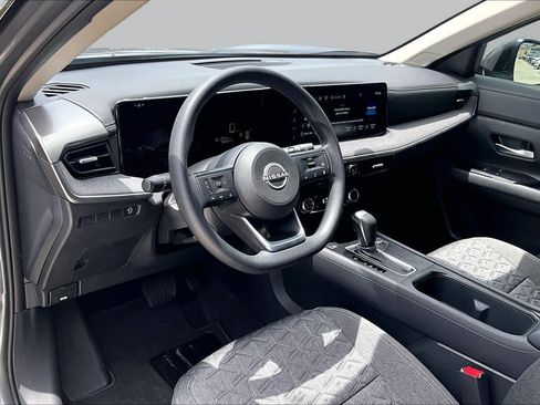 Used 2025 Nissan Kicks SV FWD image 16