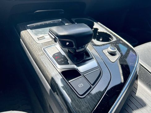 Used 2018 Audi Q7 3.0T Premium Plus w/ Premium Plus Package AWD/4WD image 3
