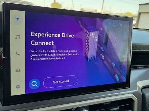 Used 2025 Toyota Tacoma TRD Sport w/ TRD Sport Upgrade Package image 19