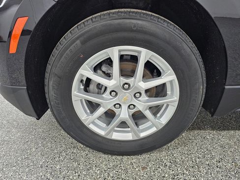 Certified 2024 Chevrolet Equinox LT FWD image 9