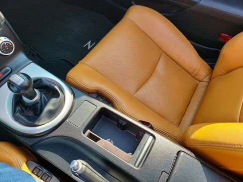 Used 2006 Nissan 350Z Enthusiast w/ (S02) Side Air Bags Pkg image 28