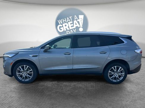 Used 2024 Buick Enclave Premium w/ Experience Buick Package image 7