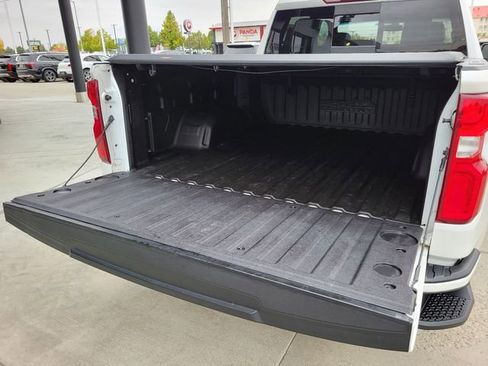 Used 2022 Chevrolet Silverado 1500 High Country w/ Z71 Off-Road Package image 9