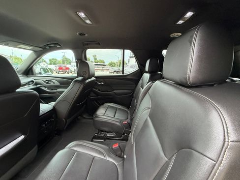 Used 2023 Chevrolet Traverse LT w/ LT Premium Package AWD/4WD image 26