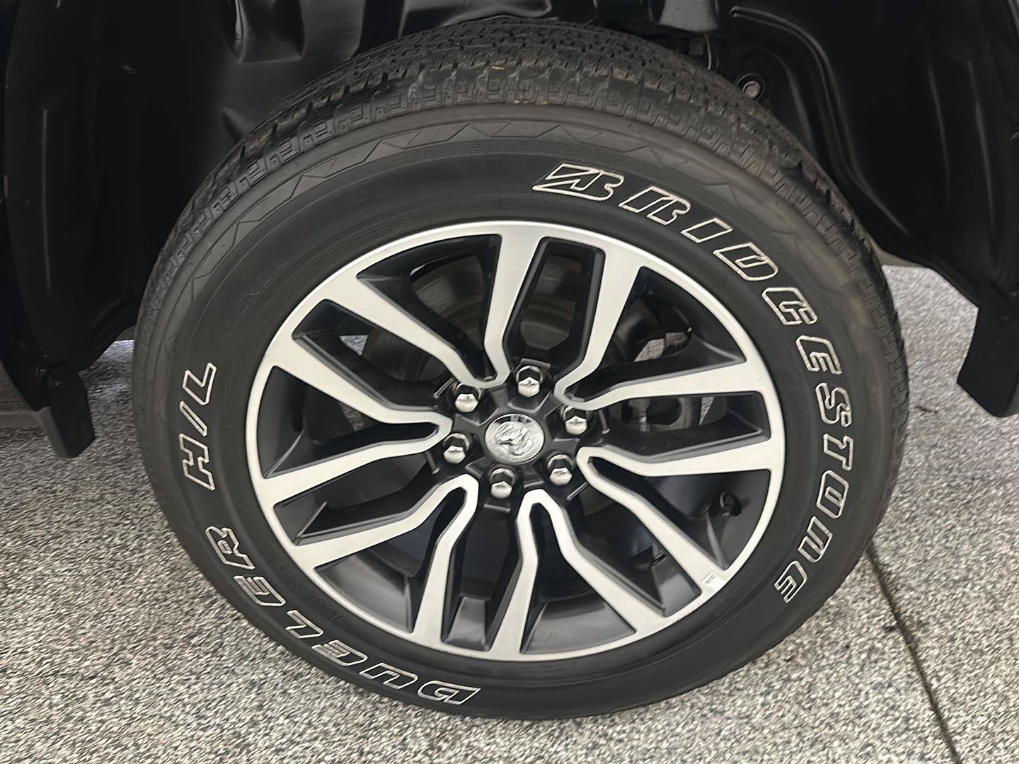 Used 2025 RAM 1500 Limited AWD/4WD image 11