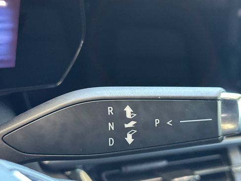 Used 2024 Chevrolet Equinox EV RS FWD image 31