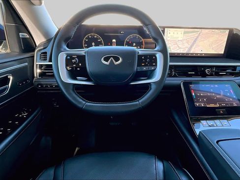 Used 2025 INFINITI QX80 Luxe RWD image 11