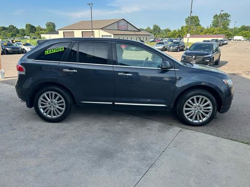 Used 2013 Lincoln MKX AWD image 4