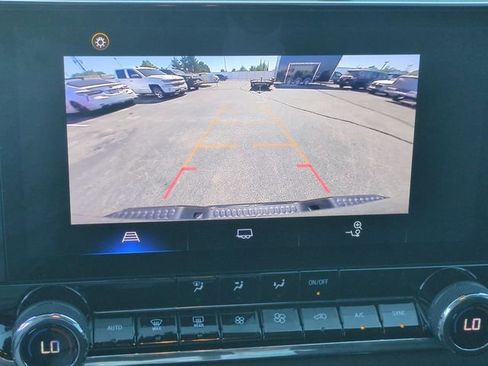 Used 2024 Chevrolet Colorado LT w/ LT Convenience Package RWD image 17