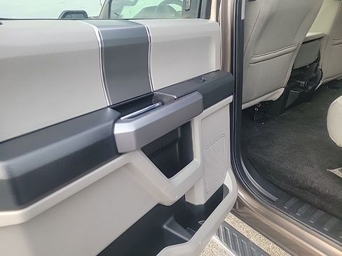 Used 2017 Ford F150 XLT w/ Equipment Group 302A Luxury image 26