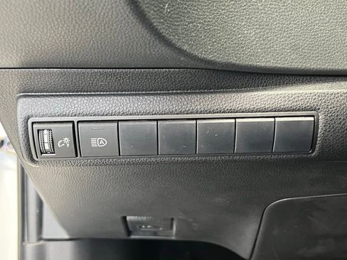 Used 2021 Toyota Corolla SE image 19