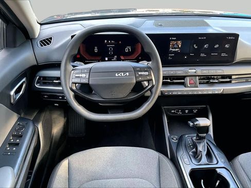 Used 2025 Kia K4 FWD image 6