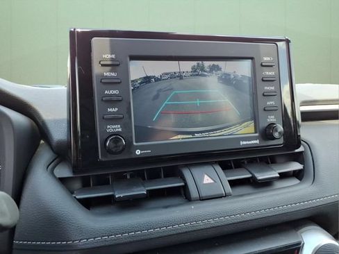Used 2022 Toyota RAV4 LE AWD/4WD image 23