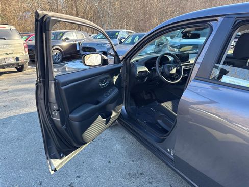 Certified 2025 Honda HR-V LX image 12