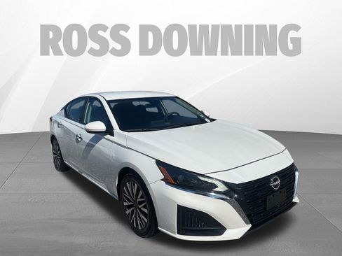 Used 2023 Nissan Altima 2.5 SV image 3