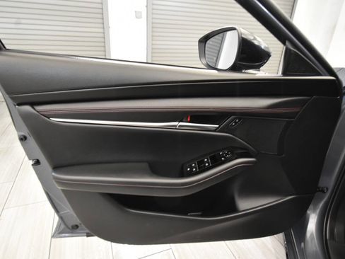 Used 2025 MAZDA MAZDA3 Carbon image 12