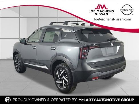 New 2026 Nissan Kicks SV w/ Cold Weather Package FWD image 4