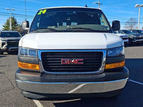 Used 2024 GMC Savana 2500 w/ Driver Convenience Package image 2
