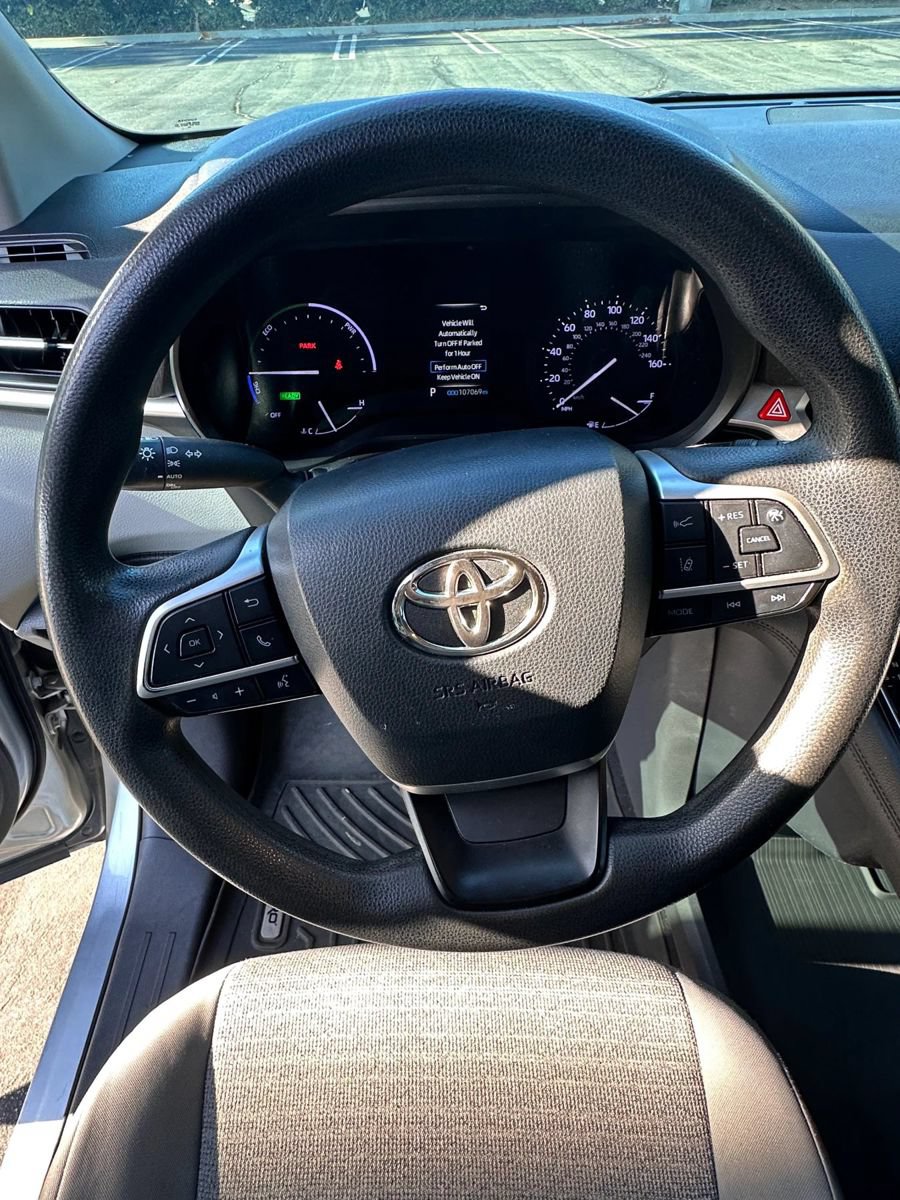 Used 2021 Toyota Sienna LE FWD image 4