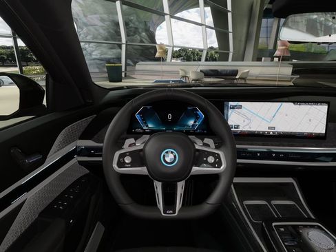 Used 2026 BMW 750e xDrive w/ Executive Package image 39