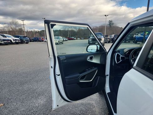 New 2025 Kia Soul LX image 11