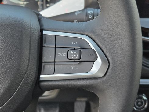 Used 2026 Jeep Compass Latitude image 19