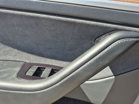 Used 2023 Tesla Model Y Long Range AWD/4WD image 7