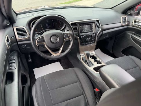 Used 2016 Jeep Grand Cherokee Laredo w/ Quick Order Package 23E AWD/4WD image 12
