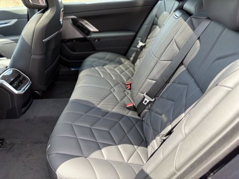 Used 2025 BMW 760i xDrive image 18