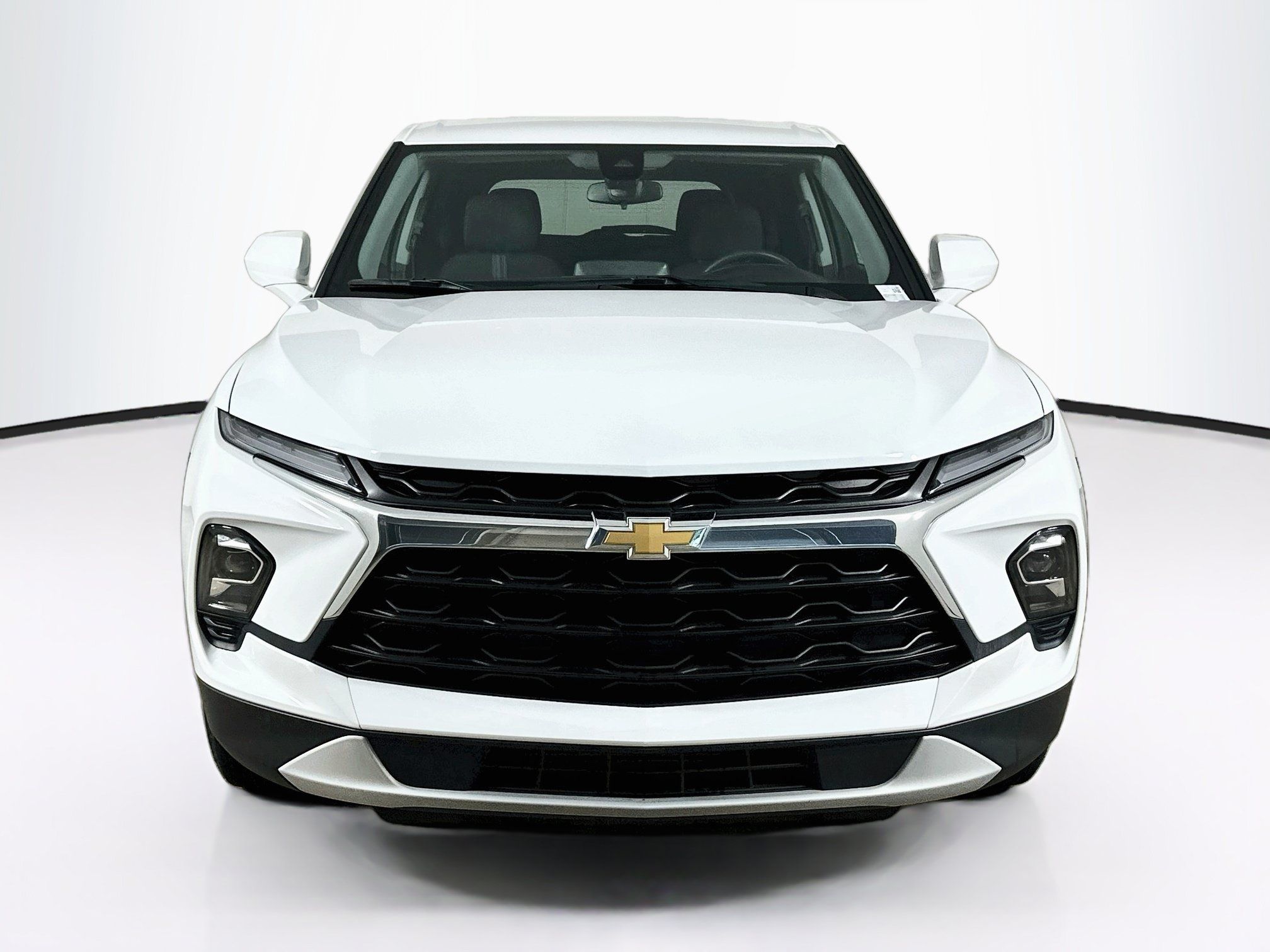 Used 2025 Chevrolet Blazer LT AWD/4WD image 2